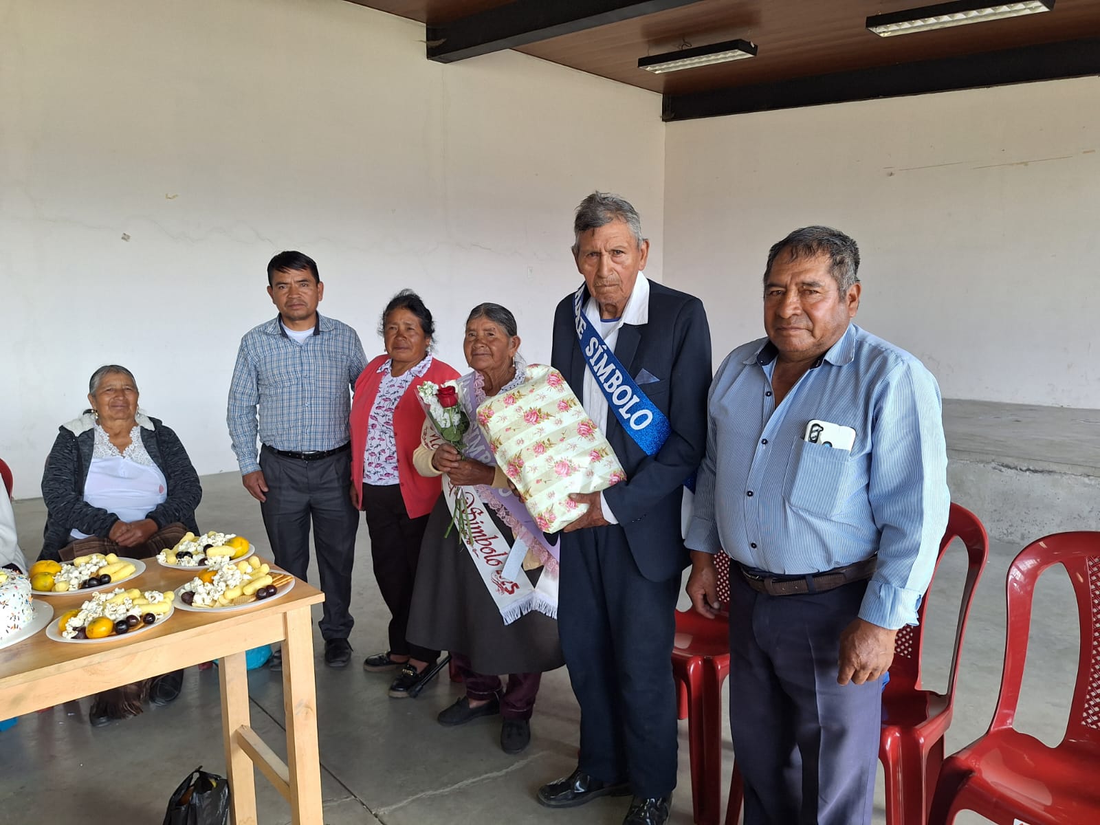 EL GADP PICAIHUA RINDE HOMENAJE A LAS MADRES ADULTAS MAYORES 